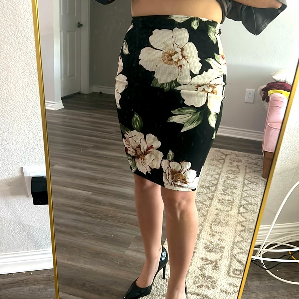 Midi pencil skirt